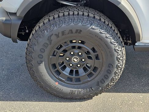 New 2026 Ford Bronco Badlands AWD/4WD image 17