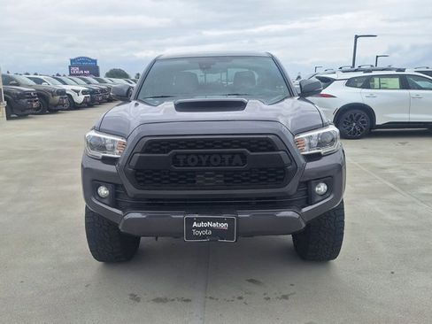 Used 2019 Toyota Tacoma TRD Sport w/ Technology Package AWD/4WD image 2