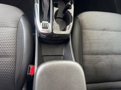Used 2025 Chevrolet Trax LT FWD image 20