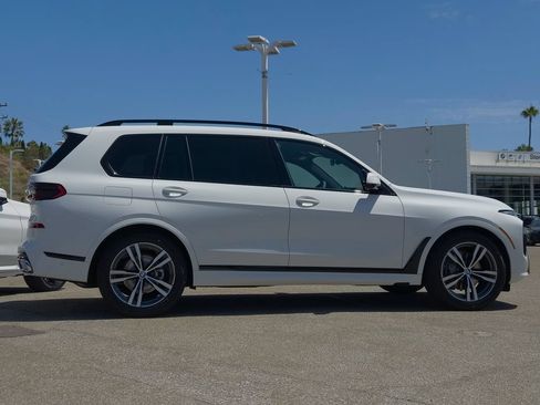 New 2027 BMW X7 xDrive40i w/ M Sport Package AWD/4WD image 3