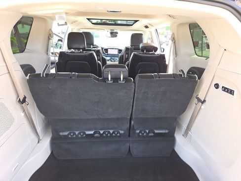 Used 2023 Chrysler Pacifica Limited w/ Uconnect Theater Family Group AWD/4WD image 24