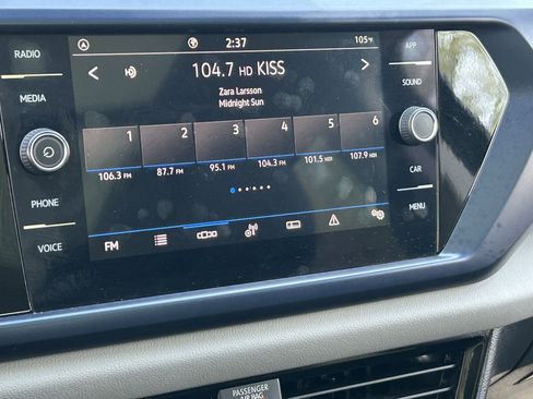 Certified 2023 Volkswagen Taos SE w/ Panoramic Sunroof Package FWD image 21