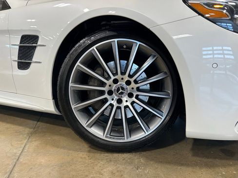 Used 2020 Mercedes-Benz SL 550 image 18