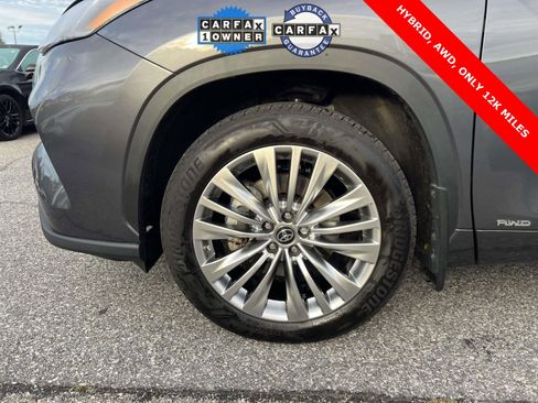 Used 2024 Toyota Highlander Platinum image 13