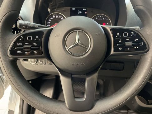 Used 2024 Mercedes-Benz Sprinter 2500 image 8