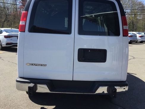 Used 2024 Chevrolet Express 2500 w/ Driver Convenience Package RWD image 4