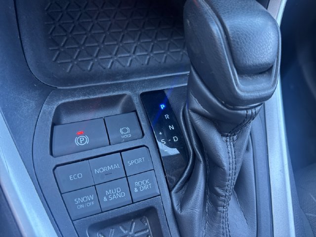 Used 2024 Toyota RAV4 XLE AWD/4WD image 23