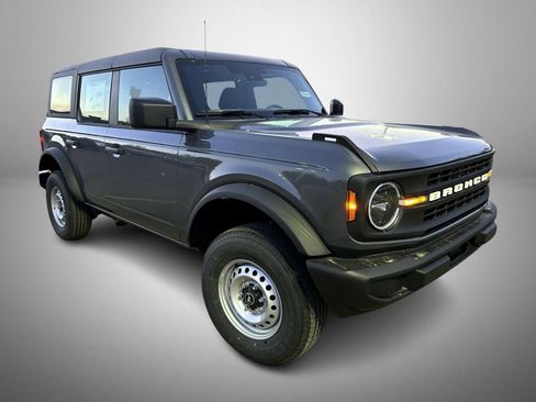 New 2025 Ford Bronco 4-Door image 3