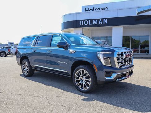 New 2026 GMC Yukon XL Denali w/ Denali Reserve Package AWD/4WD image 1