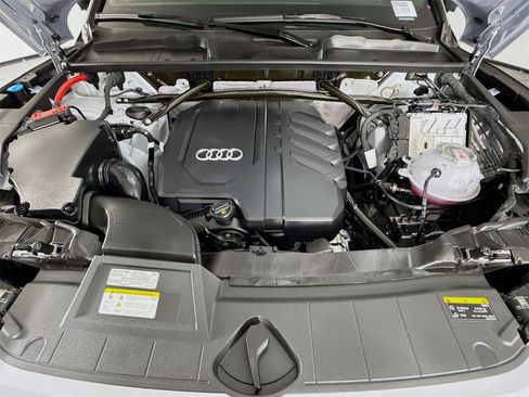 Certified 2025 Audi Q5 2.0T Premium image 30