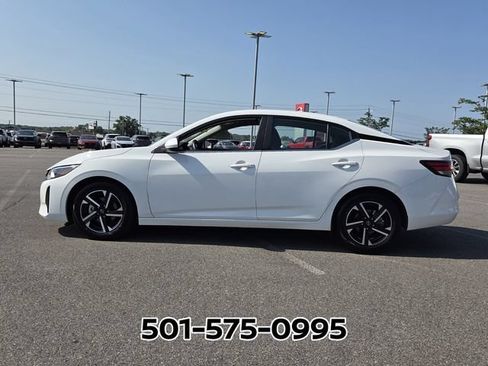 Used 2024 Nissan Sentra SV FWD image 2