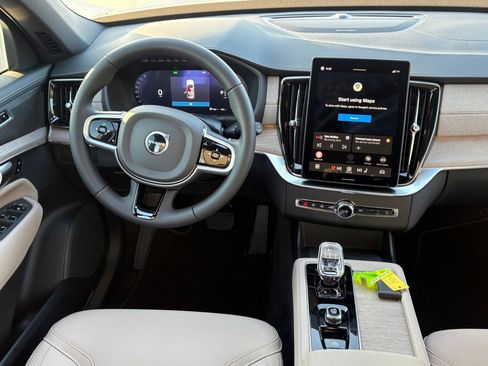 New 2026 Volvo XC90 B6 Plus image 10