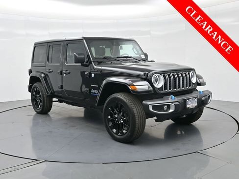 Used 2024 Jeep Wrangler Unlimited Sahara image 4