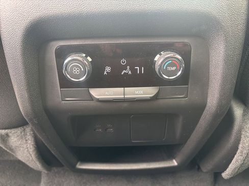 Used 2025 Chevrolet Traverse LT w/ Sun and Wheel Package image 36