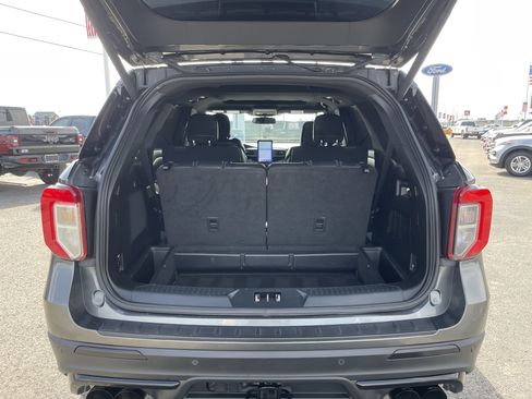 Used 2020 Ford Explorer ST w/ ST Street Pack image 5