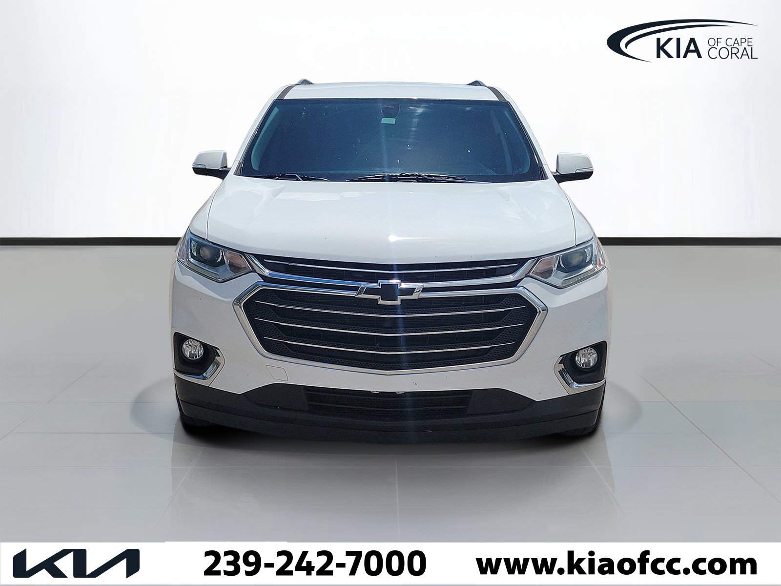 Used 2021 Chevrolet Traverse LT FWD image 2