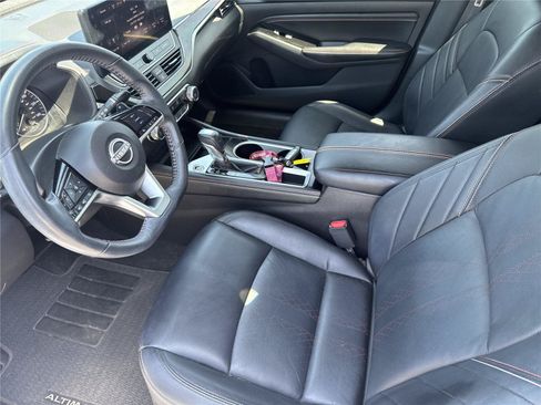 Used 2023 Nissan Altima 2.5 SR w/ SR Premium Package FWD image 10