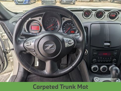 Used 2015 Nissan 370Z Coupe RWD image 30