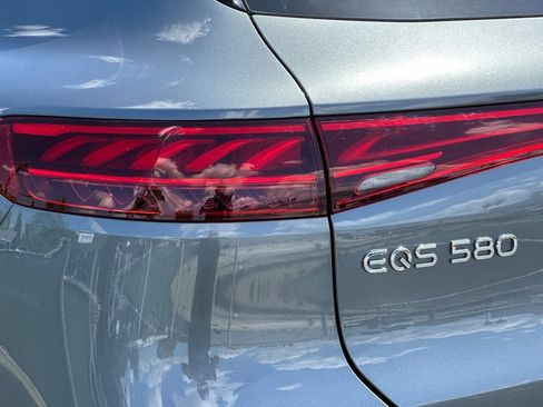 Used 2023 Mercedes-Benz EQS 580 4MATIC SUV image 12