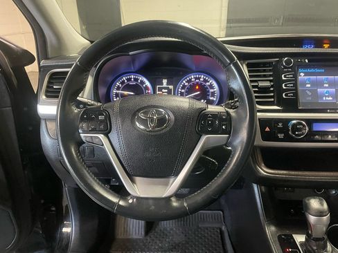 Used 2016 Toyota Highlander XLE AWD/4WD image 14