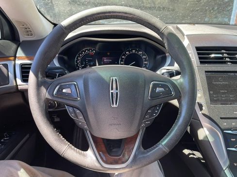 Used 2013 Lincoln MKZ FWD image 16