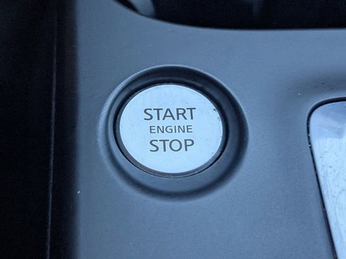 Used 2023 INFINITI QX50 Luxe image 30