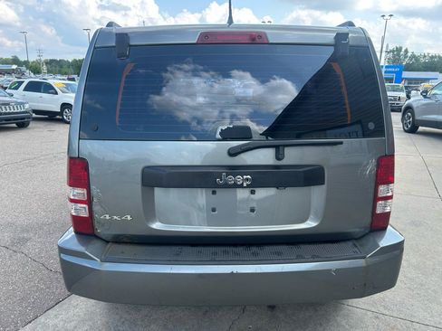 Used 2012 Jeep Liberty Sport AWD/4WD image 6