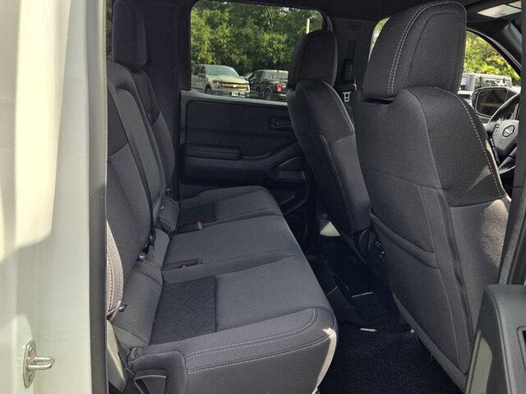 Used 2026 Nissan Frontier SV w/ SV Convenience Package RWD image 16
