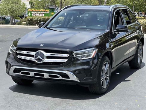 Used 2020 Mercedes-Benz GLC 300 4MATIC w/ Premium Package image 20