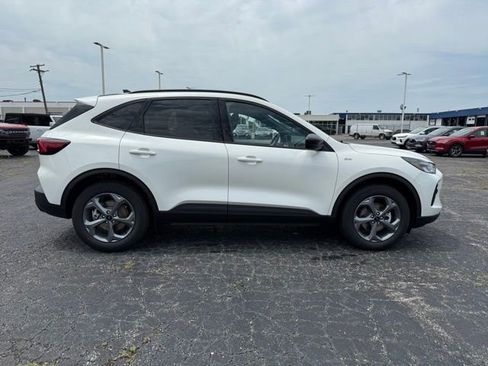 New 2025 Ford Escape ST-Line w/ Cold Weather Package FWD image 10