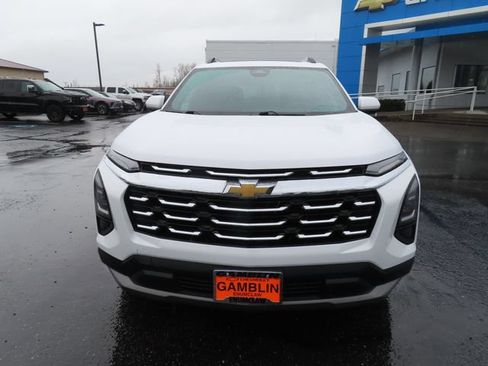 Used 2025 Chevrolet Equinox LT AWD/4WD image 2