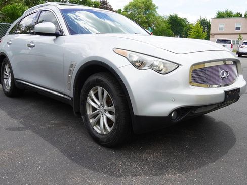 Used 2010 INFINITI FX35 AWD w/ Navigation Pkg image 3