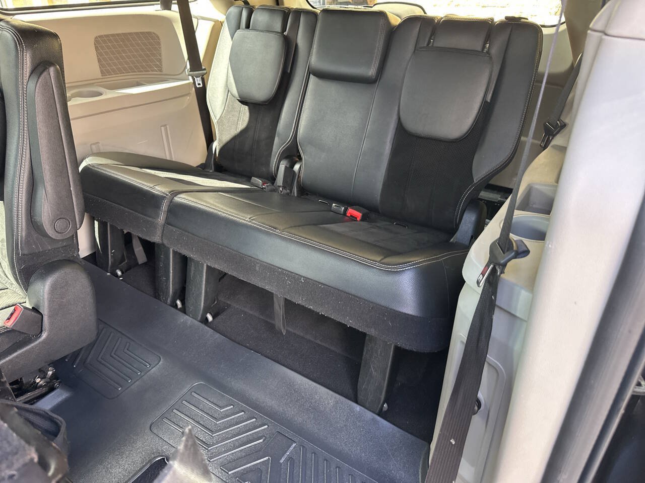 Used 2017 Dodge Grand Caravan SXT FWD image 8