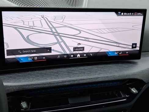 Certified 2025 BMW 330i xDrive Sedan w/ Premium Package image 19