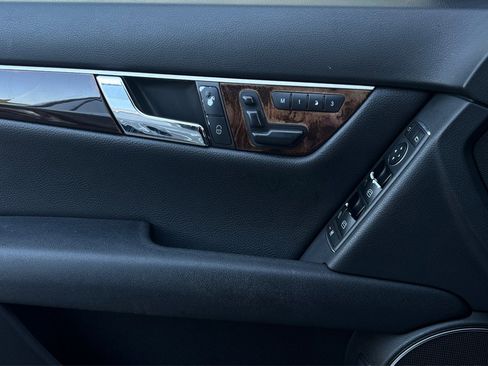 Used 2013 Mercedes-Benz C 250 Sedan image 37