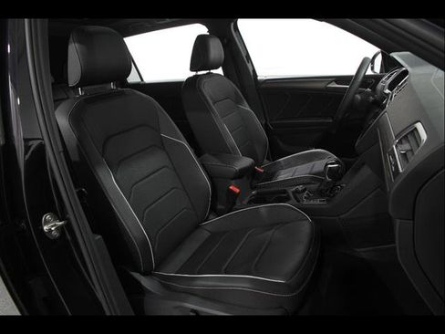 Used 2022 Volkswagen Tiguan SEL R-Line AWD/4WD image 17
