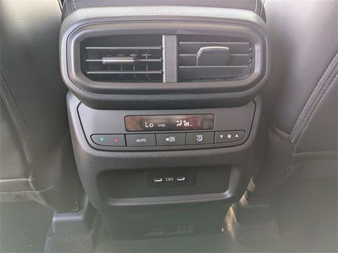 New 2025 Honda Pilot Touring image 27