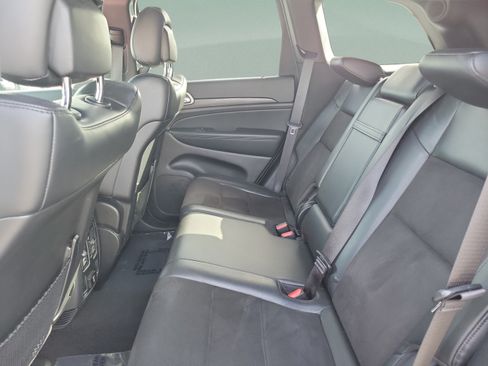 Used 2021 Jeep Grand Cherokee Laredo X AWD/4WD image 6