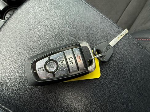 Used 2018 Ford Explorer XLT w/ Equipment Group 202A FWD image 44