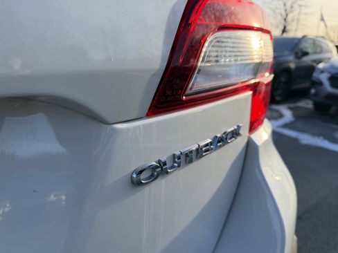 Used 2018 Subaru Outback 2.5i image 6
