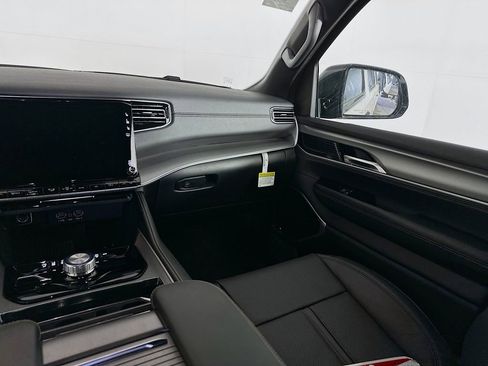 New 2026 Jeep Grand Wagoneer L Limited image 31