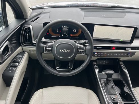 Certified 2025 Kia Sorento S w/ Panoramic Sunroof Package image 23