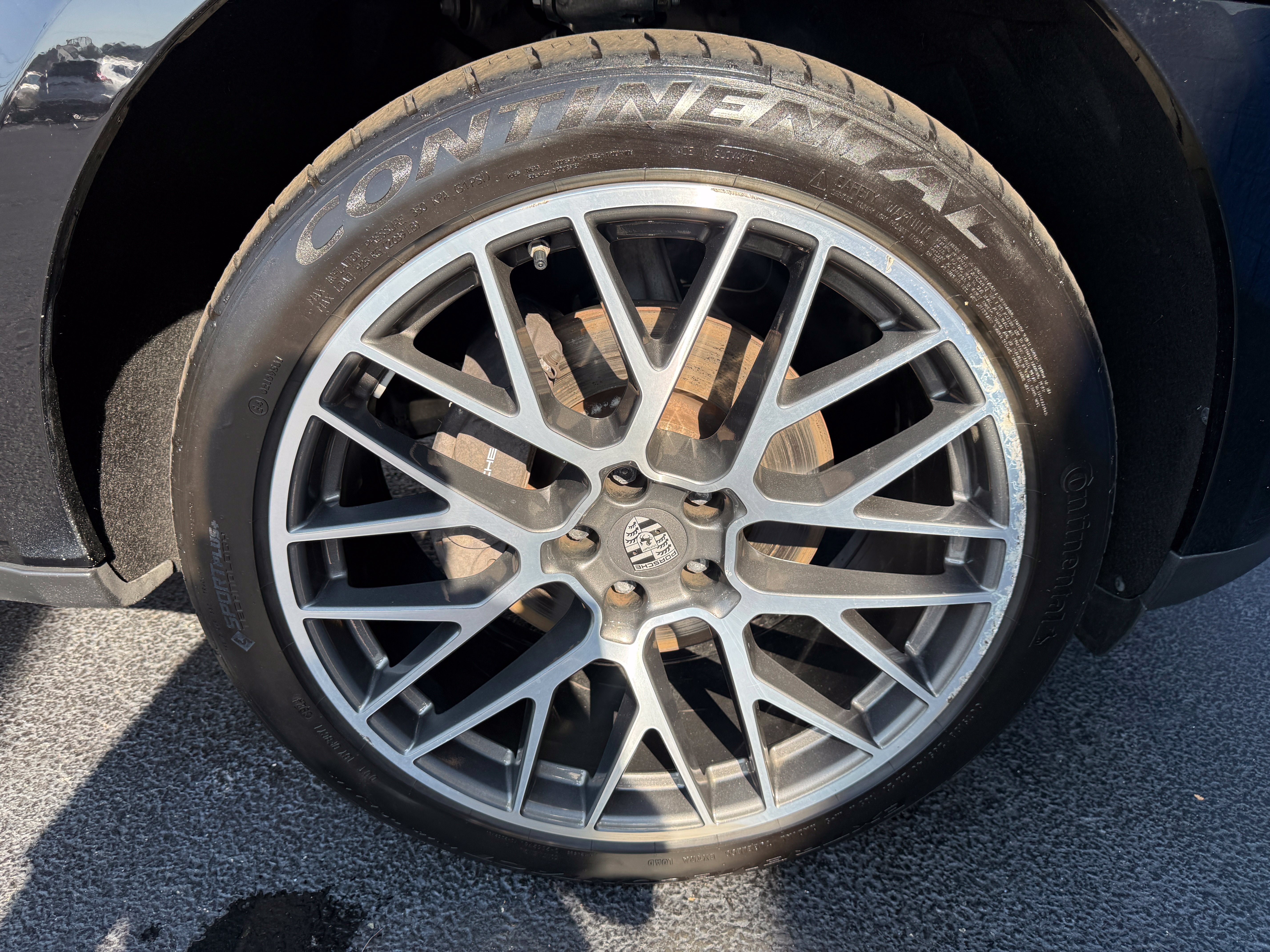 Used 2020 Porsche Macan AWD/4WD image 24