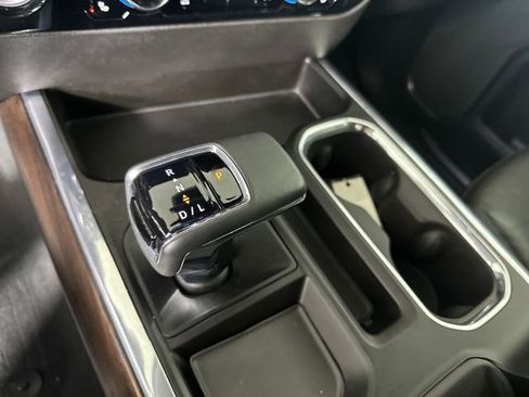 Used 2023 GMC Sierra 1500 SLT w/ SLT Convenience Package image 19