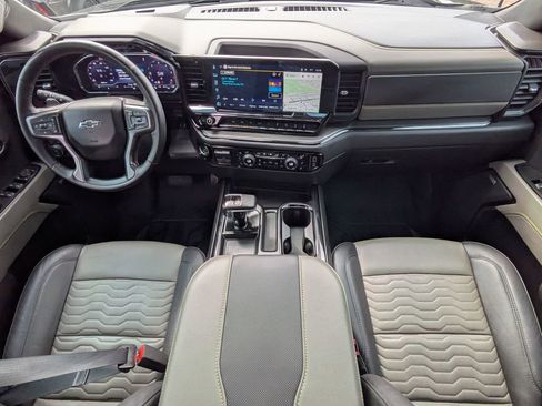 Used 2025 Chevrolet Silverado 1500 ZR2 image 15