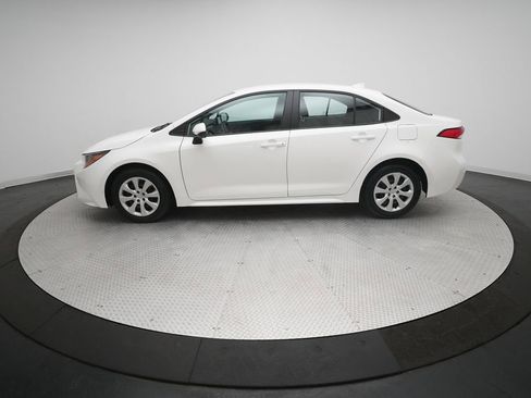 Used 2025 Toyota Corolla LE image 23