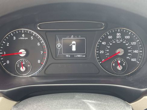 Used 2017 Kia Sorento FWD image 37