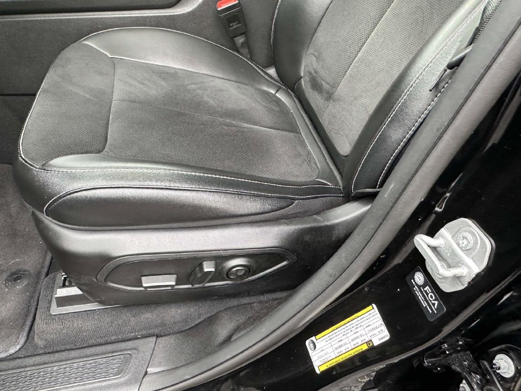 Used 2024 Jeep Grand Cherokee Altitude AWD/4WD image 19
