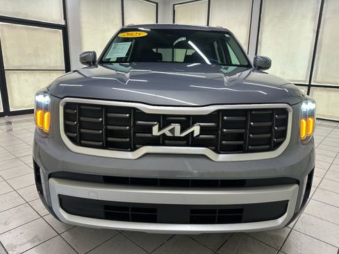 Used 2025 Kia Telluride S FWD image 14