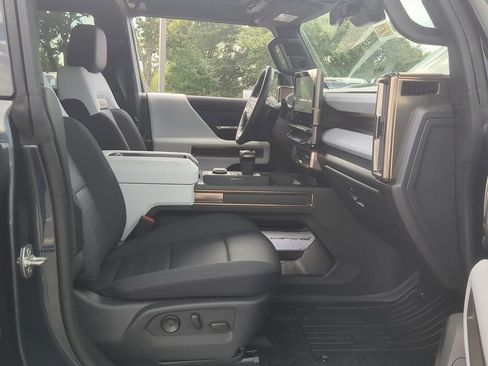 Used 2025 GMC Hummer EV 2X image 29